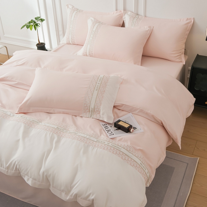 91家纺网 家纺一手货源 找家纺 布可家纺 2025新款时髦大牌高级感水洗磨毛刺绣四件套-帝奥 帝奥-密汁粉