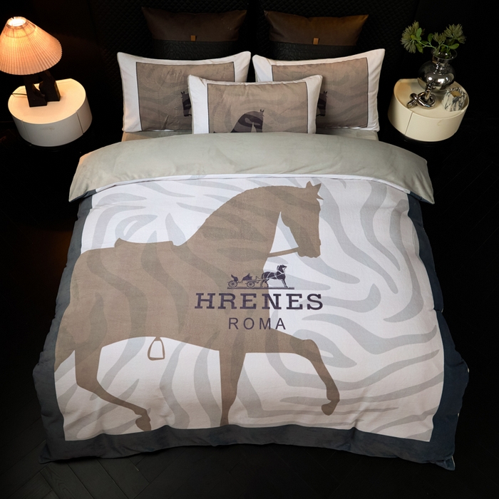 91家纺网 家纺一手货源 找家纺 新方向 2025新款240克A类全消光数码印花牛奶绒四件套-奥弗恩 浅灰