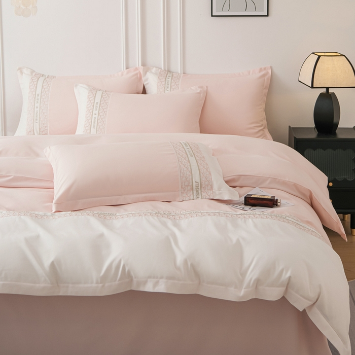 91家纺网 家纺一手货源 找家纺 布可家纺 2025新款时髦大牌高级感水洗磨毛刺绣四件套-帝奥 帝奥-密汁粉