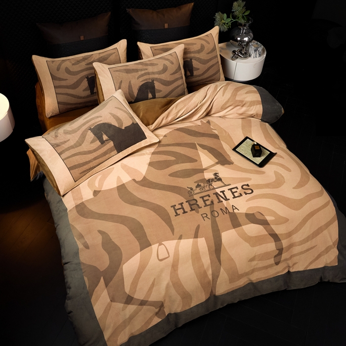 91家纺网 家纺一手货源 找家纺 新方向 2025新款240克A类全消光数码印花牛奶绒四件套-奥弗恩 咖啡