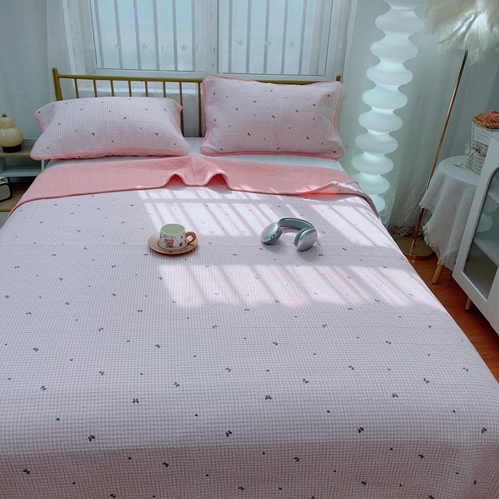 91家纺网 家纺一手货源 找家纺 2024新款棉加绒双面两用四季款床盖三件套 粉蝶