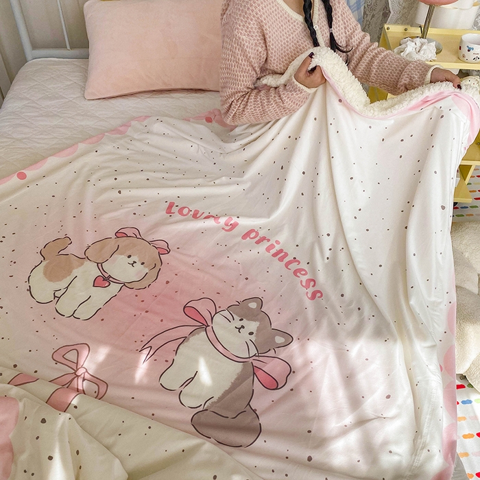 91家纺网 家纺一手货源 找家纺 潮邦创意家居 2025新款印花大版羊羔绒球-BIBY KELY系列羊绒绒毯 可爱小公主