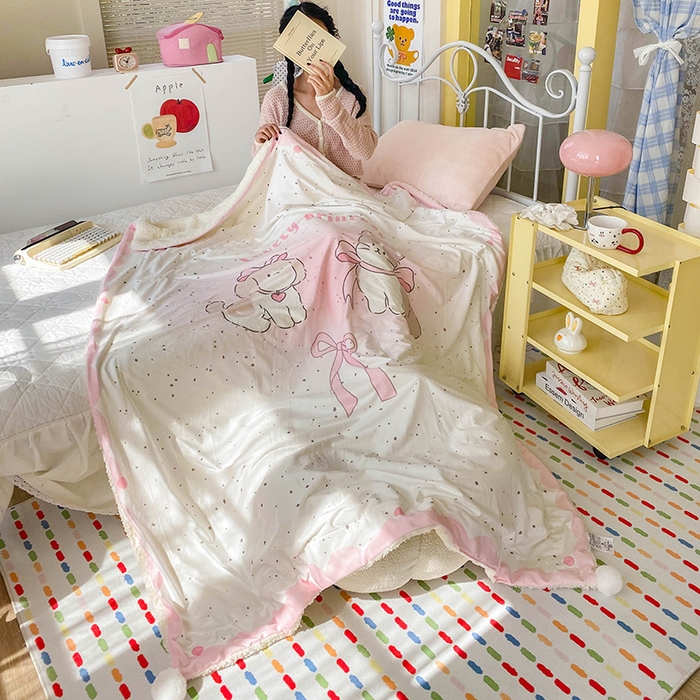 91家纺网 家纺一手货源 找家纺 潮邦创意家居 2025新款印花大版羊羔绒球-BIBY KELY系列羊绒绒毯 可爱小公主