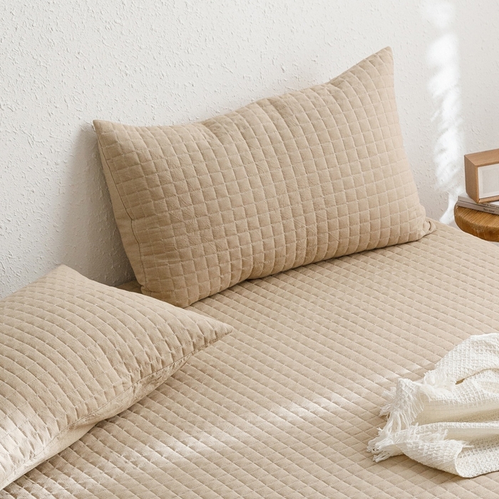 91家纺网 家纺一手货源 找家纺 忘忧草 2024新款全棉色织水洗棉夹棉枕套-格韵 格韵-卡其