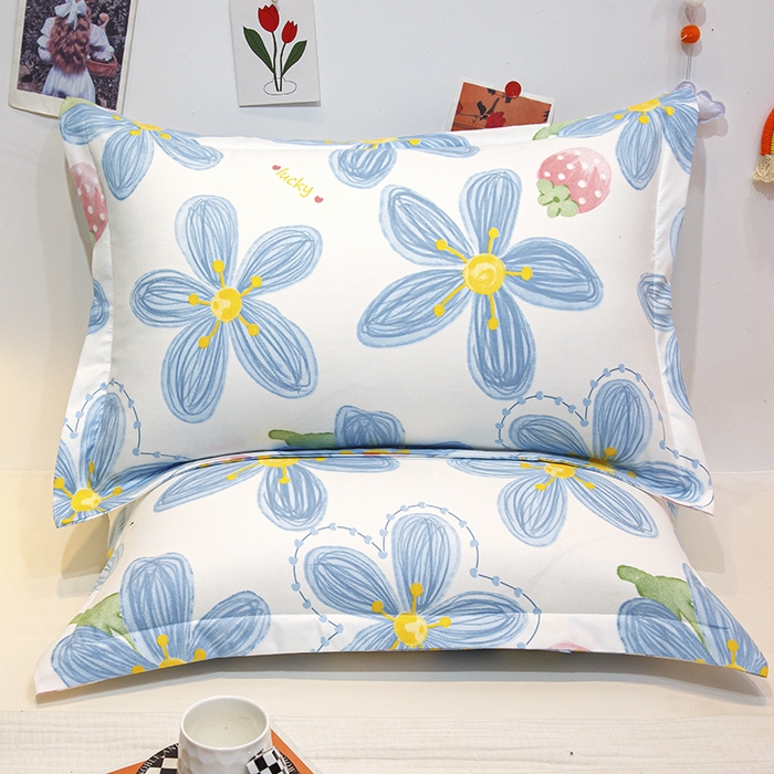 91家纺网 家纺一手货源 找家纺 芯宜佳 2024新款印花枕套 草莓花海