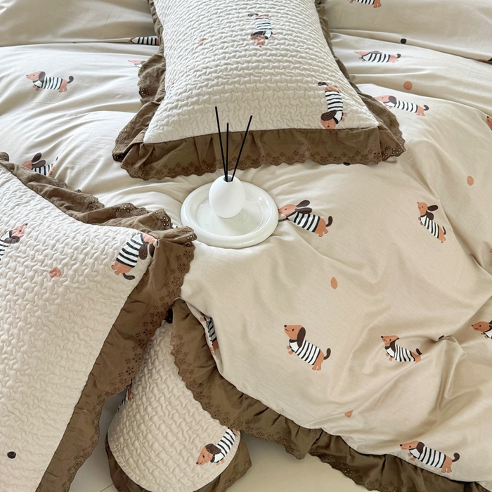 91家纺网 家纺一手货源 找家纺 添越 2024新款纯棉砂洗床盖腊肠狗