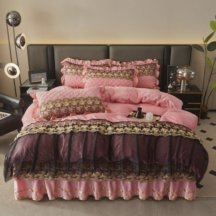 91家纺网 家纺一手货源 找家纺 （总）恋尚 2024新款水晶绒保暖夹棉蕾丝花边床裙四件套--鎏金岁月