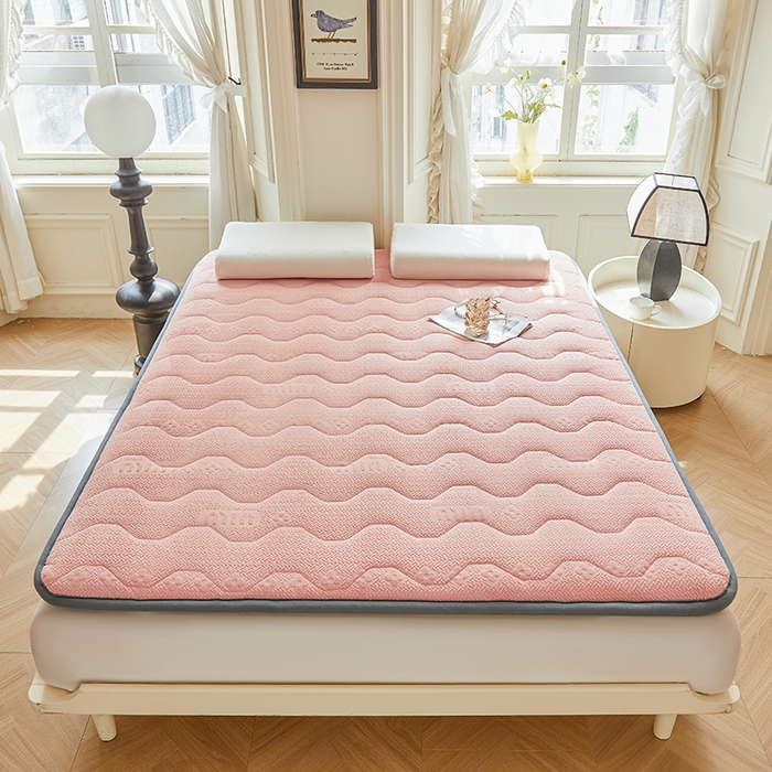 91家纺网 家纺一手货源 找家纺 丽诺床垫 2024新款雕花绒宽边床垫 雕花绒宽边床垫-粉色