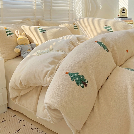 91家纺网 家纺一手货源 找家纺 静家居-简约原创家纺 2024新款加厚牛奶绒韩版绵羊绒毛巾绣四件套 快乐树-奶蓝