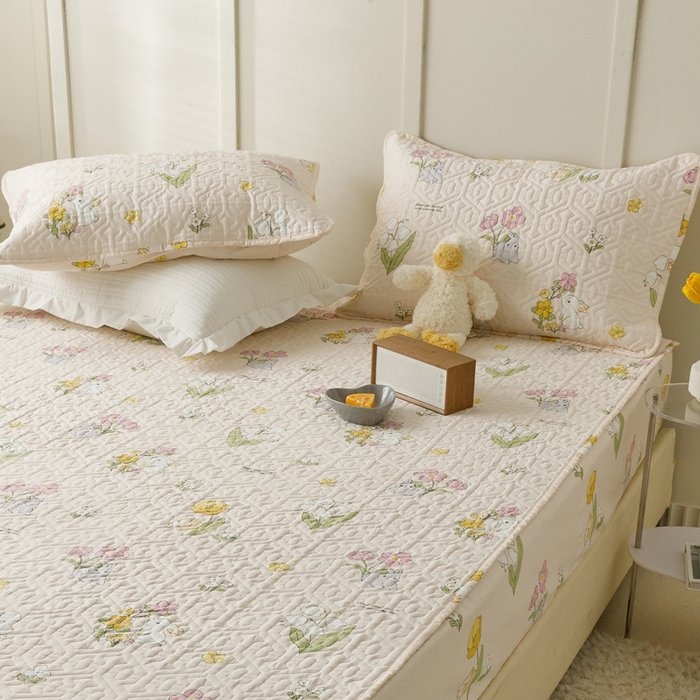 91家纺网 家纺一手货源 找家纺 2024新款全棉夹棉枕套-印花类 园林兔-玉