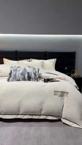 91家纺网 家纺一手货源 找家纺 2024新款轻奢小香风刺绣全消光A类高克重牛奶绒四件套-赛琳 奶白