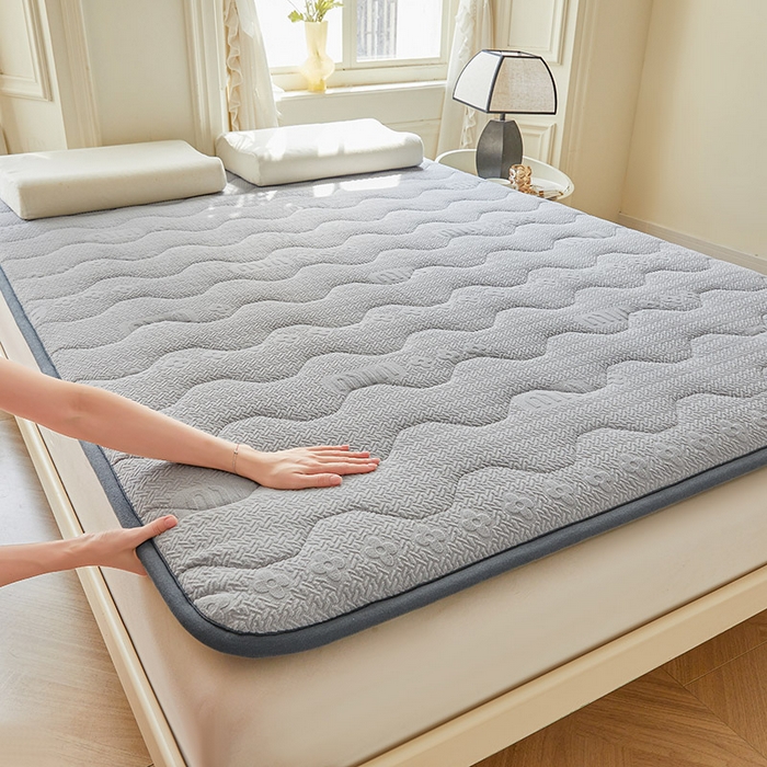 91家纺网 家纺一手货源 找家纺 丽诺床垫 2024新款雕花绒宽边床垫 雕花绒宽边床垫-浅灰