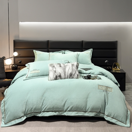 91家纺网 家纺一手货源 找家纺 2024新款轻奢小香风刺绣全消光A类高克重牛奶绒四件套-赛琳 水绿