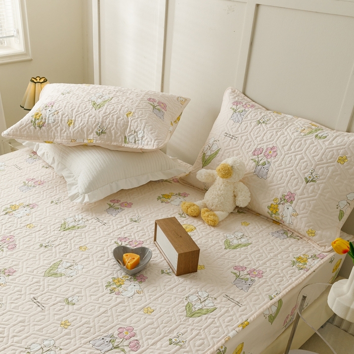 91家纺网 家纺一手货源 找家纺 2024新款全棉夹棉枕套-印花类 园林兔-玉