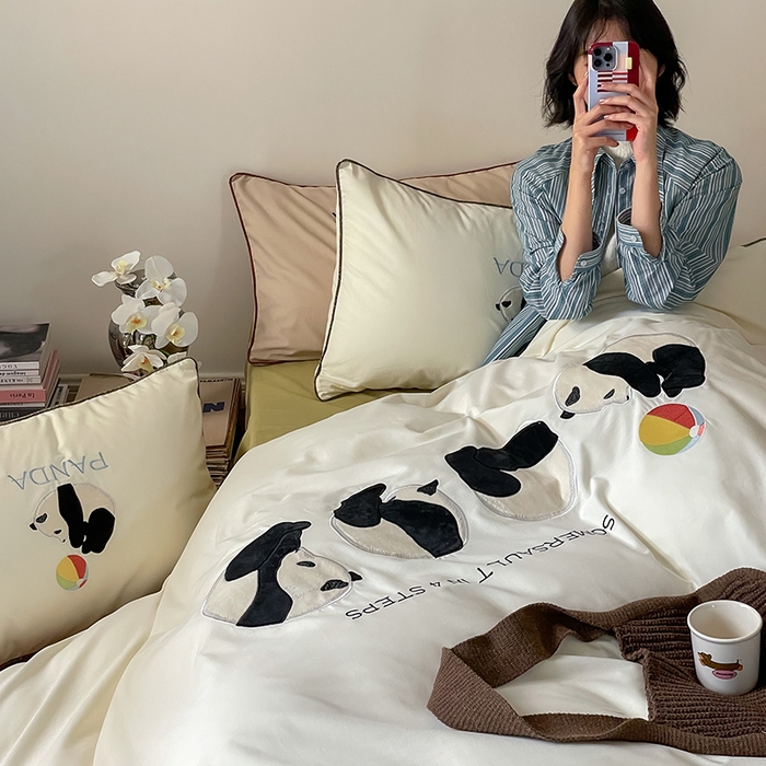 91家纺网 家纺一手货源 找家纺 圆岛家纺 2024秋冬全棉磨毛刺绣贴布绣卡通四件套 熊猫滚滚