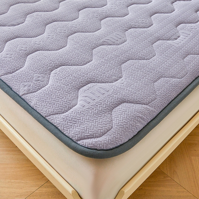 91家纺网 家纺一手货源 找家纺 丽诺床垫 2024新款雕花绒宽边床垫 雕花绒宽边床垫-灰紫色