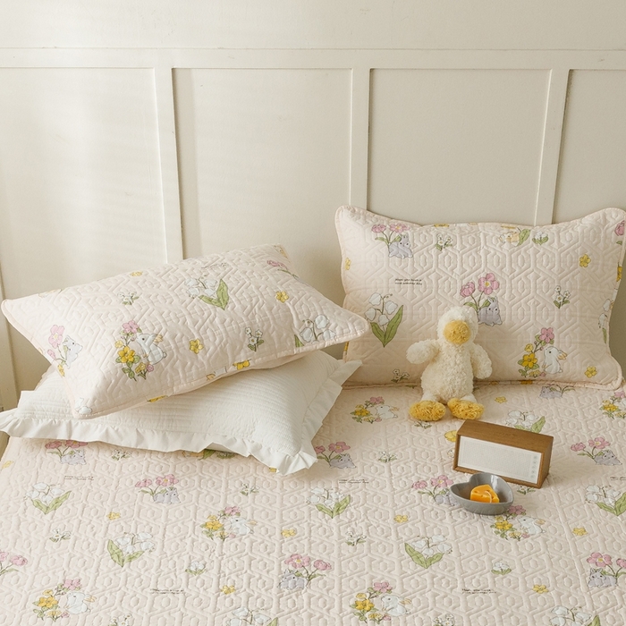 91家纺网 家纺一手货源 找家纺 2024新款全棉夹棉枕套-印花类 园林兔-玉