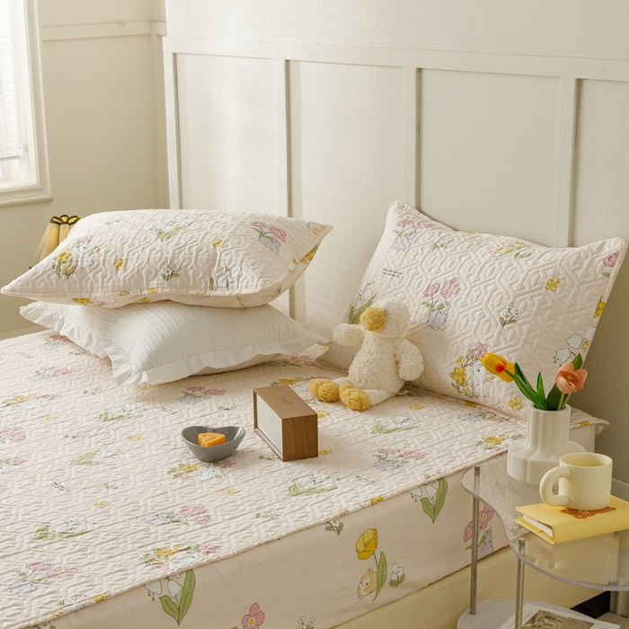 91家纺网 家纺一手货源 找家纺 2024新款全棉夹棉枕套-印花类 园林兔-玉