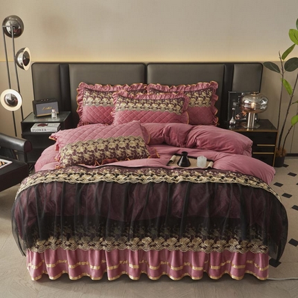 91家纺网 家纺一手货源 找家纺 （总）恋尚 2024新款水晶绒保暖夹棉蕾丝花边床裙四件套--鎏金岁月