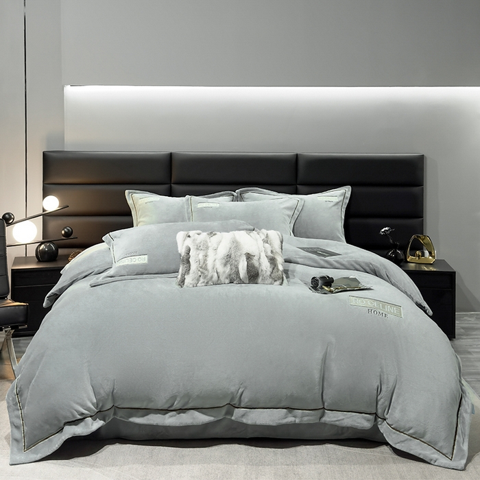 91家纺网 家纺一手货源 找家纺 2024新款轻奢小香风刺绣全消光A类高克重牛奶绒四件套-赛琳 深灰