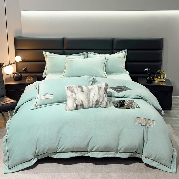 91家纺网 家纺一手货源 找家纺 2024新款轻奢小香风刺绣全消光A类高克重牛奶绒四件套-赛琳 水绿