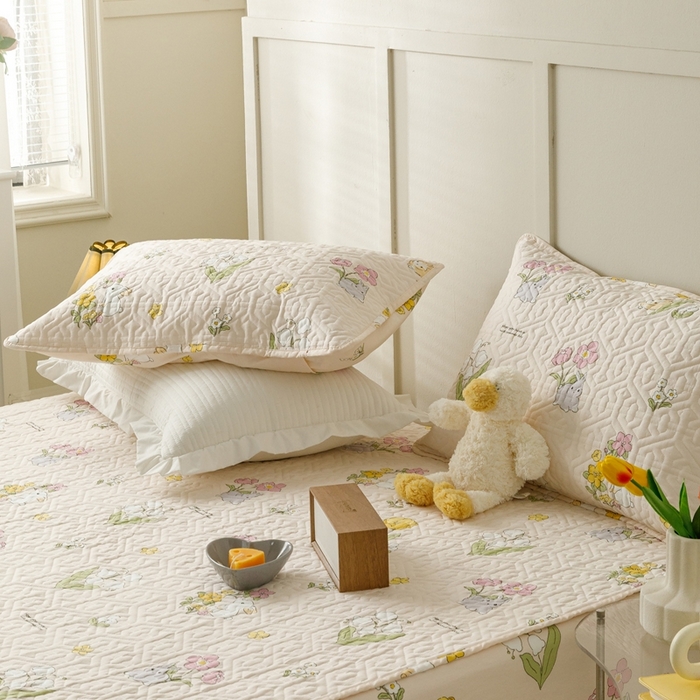 91家纺网 家纺一手货源 找家纺 2024新款全棉夹棉枕套-印花类 园林兔-玉