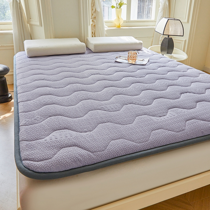 91家纺网 家纺一手货源 找家纺 丽诺床垫 2024新款雕花绒宽边床垫 雕花绒宽边床垫-灰紫色