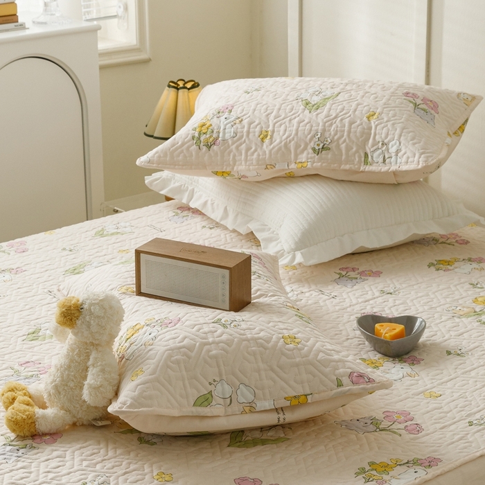 91家纺网 家纺一手货源 找家纺 2024新款全棉夹棉枕套-印花类 园林兔-玉