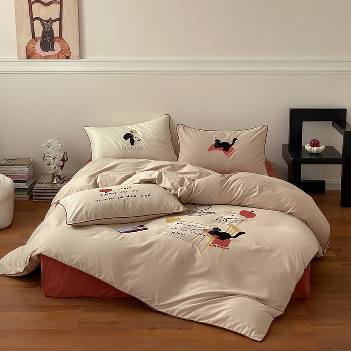 91家纺网 家纺一手货源 找家纺 圆岛家纺 2024秋冬全棉磨毛刺绣贴布绣卡通四件套 椅子猫咪