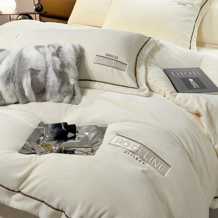 91家纺网 家纺一手货源 找家纺 （总）2024新款轻奢小香风刺绣全消光A类高克重牛奶绒四件套-赛琳