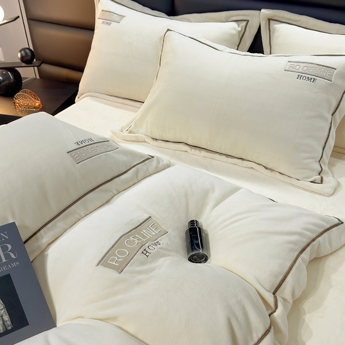 91家纺网 家纺一手货源 找家纺 （总）2024新款轻奢小香风刺绣全消光A类高克重牛奶绒四件套-赛琳