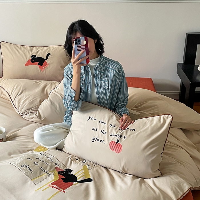 91家纺网 家纺一手货源 找家纺 圆岛家纺 2024秋冬全棉磨毛刺绣贴布绣卡通四件套 椅子猫咪