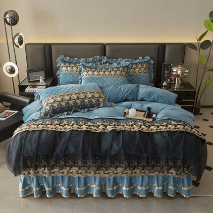 91家纺网 家纺一手货源 找家纺 （总）恋尚 2024新款水晶绒保暖夹棉蕾丝花边床裙四件套--鎏金岁月