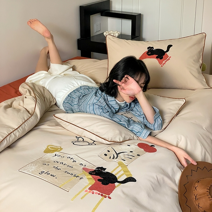 91家纺网 家纺一手货源 找家纺 圆岛家纺 2024秋冬全棉磨毛刺绣贴布绣卡通四件套 椅子猫咪