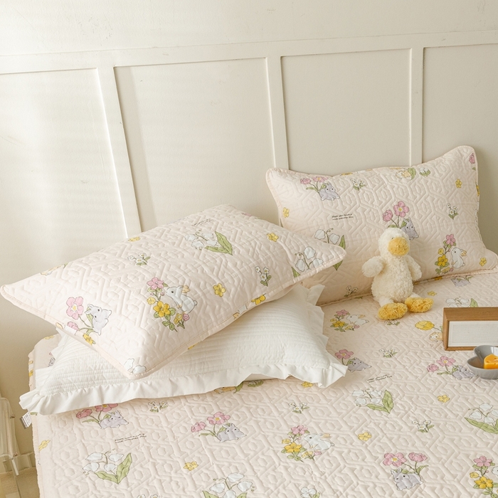 91家纺网 家纺一手货源 找家纺 2024新款全棉夹棉枕套-印花类 园林兔-玉