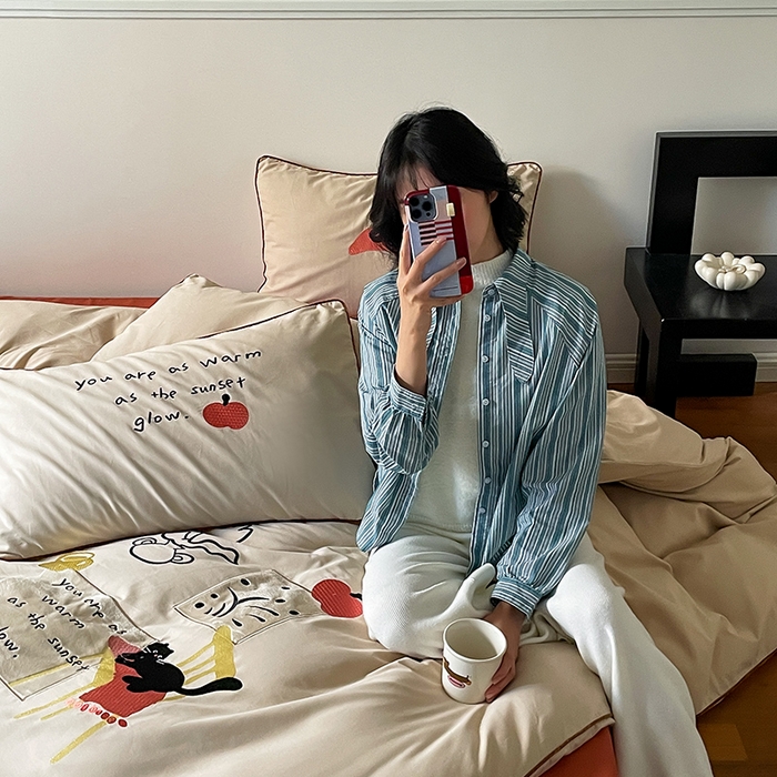 91家纺网 家纺一手货源 找家纺 圆岛家纺 2024秋冬全棉磨毛刺绣贴布绣卡通四件套 椅子猫咪