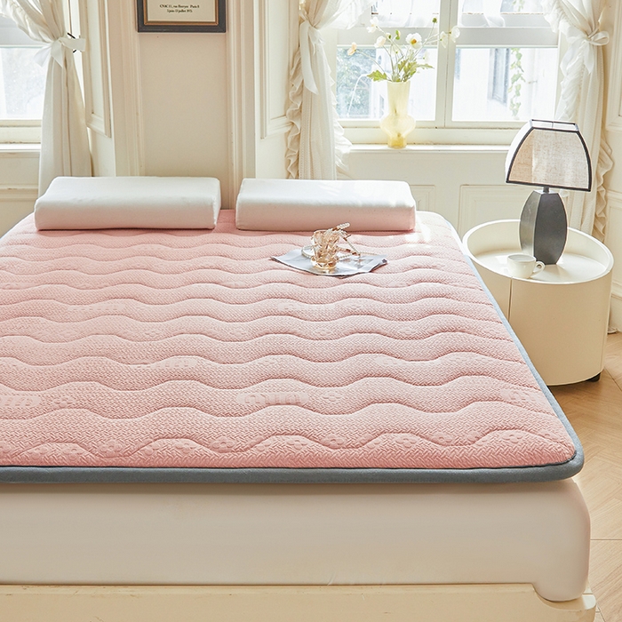 91家纺网 家纺一手货源 找家纺 丽诺床垫 2024新款雕花绒宽边床垫 雕花绒宽边床垫-粉色