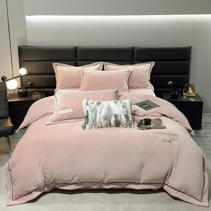 91家纺网 家纺一手货源 找家纺 2024新款轻奢小香风刺绣全消光A类高克重牛奶绒四件套-赛琳 水玉