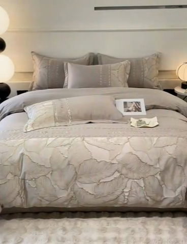 91家纺网 家纺一手货源 找家纺 2024新款拼接浮雕刺绣全棉纯棉加厚陶瓷生态磨毛四件套-茱莉叶 香槟金