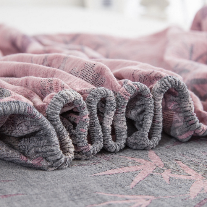 91家纺网 家纺一手货源 找家纺 鲁爱 2025新款色织提花全棉双层纱床笠（正反两用） 竹韵-粉灰（双面用床笠）