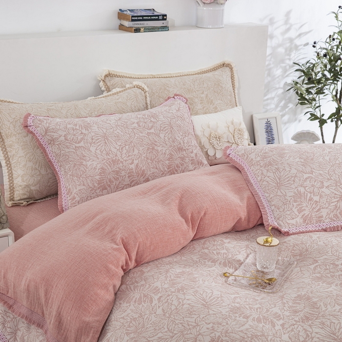 91家纺网 家纺一手货源 找家纺 鲁爱 2025新款全棉三层纱流苏款四件套 知心-粉