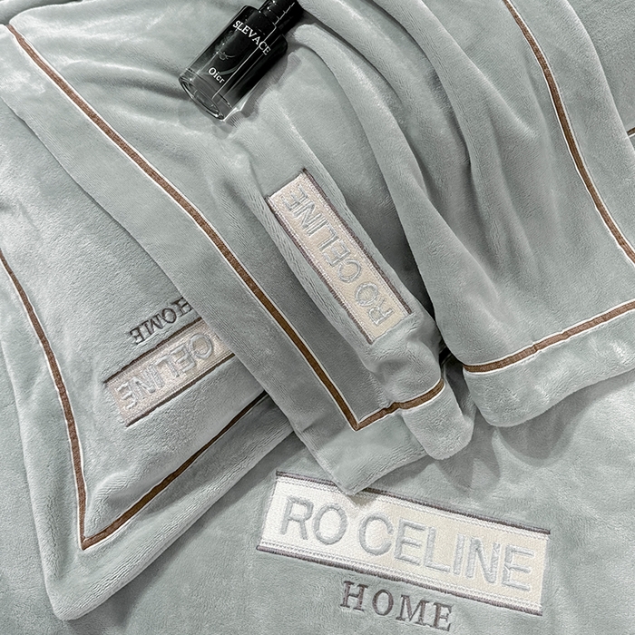 91家纺网 家纺一手货源 找家纺 2024新款轻奢小香风刺绣全消光A类高克重牛奶绒四件套-赛琳 深灰