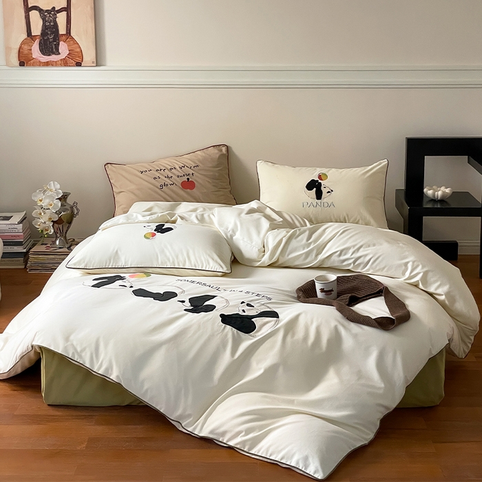 91家纺网 家纺一手货源 找家纺 圆岛家纺 2024秋冬全棉磨毛刺绣贴布绣卡通四件套 熊猫滚滚