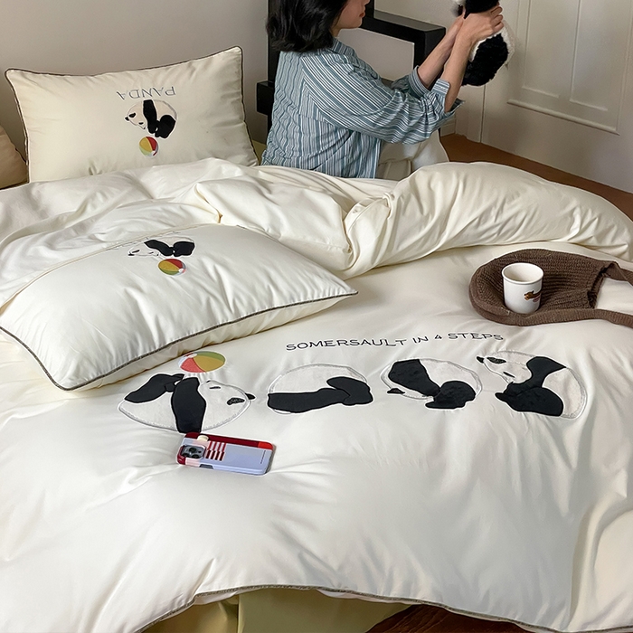 91家纺网 家纺一手货源 找家纺 圆岛家纺 2024秋冬全棉磨毛刺绣贴布绣卡通四件套 熊猫滚滚