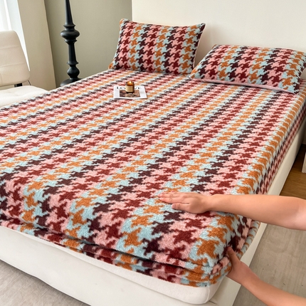 91家纺网 家纺一手货源 找家纺 （总）子曰 2024新款加厚波尔羊绒床笠床褥子床护垫保护套