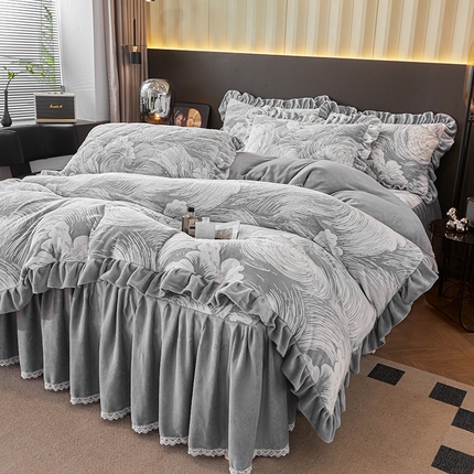 91家纺网 家纺一手货源 找家纺 （总）雪夫人 2024新款A类雕花绒牛奶绒床裙款四件套