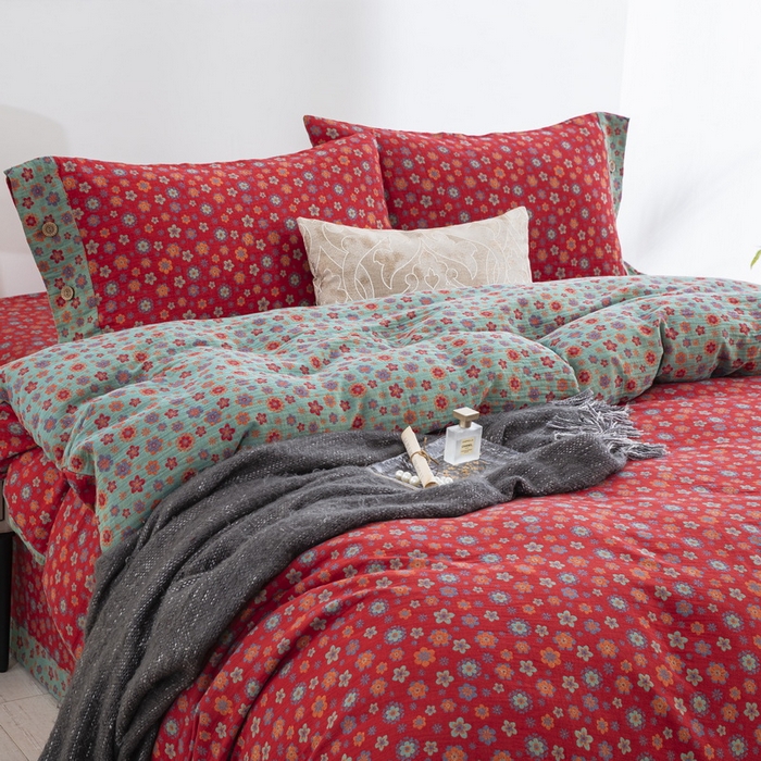 91家纺网 家纺一手货源 找家纺 鲁爱 2025新款全棉色织双层纱纽扣款四件套 花香四溢-红