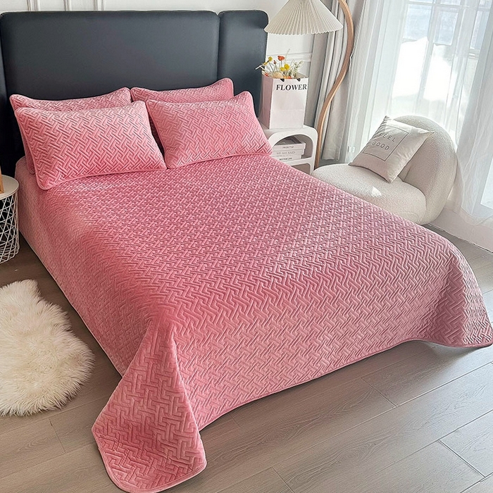 91家纺网 家纺一手货源 找家纺 恋绒家纺 2025新款高克重240克宝宝绒床盖一面绒一面棉床罩 玛瑙粉