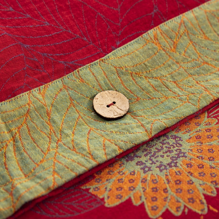 91家纺网 家纺一手货源 找家纺 鲁爱 2025新款全棉色织双层纱纽扣款四件套 花开半夏-红