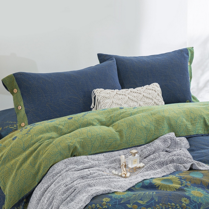 91家纺网 家纺一手货源 找家纺 鲁爱 2025新款全棉色织双层纱纽扣款四件套 花开半夏-兰